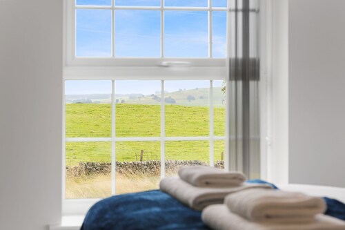 Host Stay The Staffordshire Knot