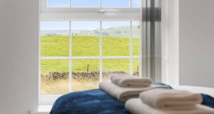 Host Stay The Staffordshire Knot