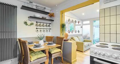 Host Stay Cedar Cottage