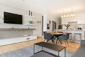 Apartment | 2 bedrooms, Internet - Deluxe Luxury 2 Bedroom Apartment Seapoint (Cape Town)