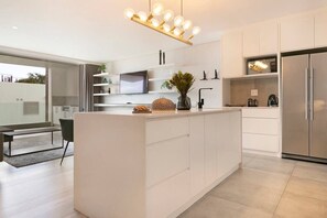 Apartment | 2 bedrooms, Internet - Deluxe Luxury 2 Bedroom Apartment Seapoint (Cape Town)