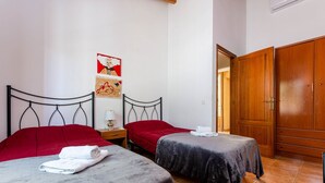 Room - Villa in Serene Location (Inca)