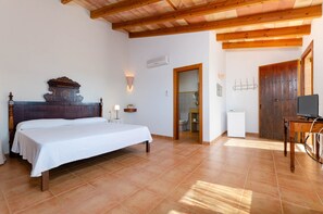 Villa | 1 bedroom - Villa in Campos With Shared Pool (Campos)