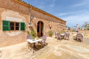 Villa | Exterior - Villa in Campos With Shared Pool (Campos)