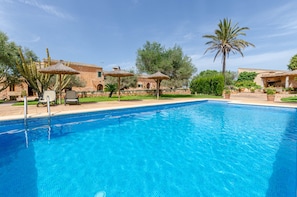 Villa | Pool | Outdoor pool - Villa in Campos With Shared Pool (Campos)