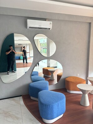 Lobby - Hotel O Kostel Residence (South Tangerang)