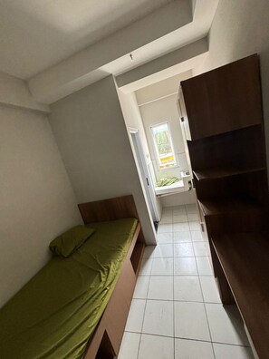 Standard-Doppelzimmer | Laptopgeeigneter Arbeitsplatz, Bettwäsche