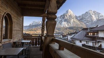 Apartment | Outdoor dining