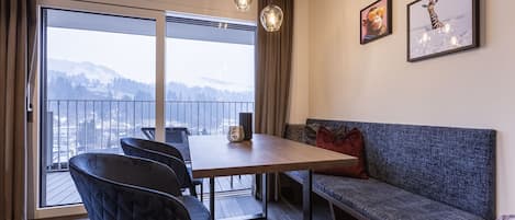 Apartment | Dining