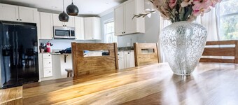 Downtown Ocean Springs 2 bed 2.5 bath with garage