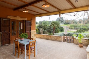 Villa | Speisen im Freien