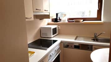 Căn hộ | Bếp riêng | Tủ lạnh, lò vi sóng, lò nướng, máy rửa bát