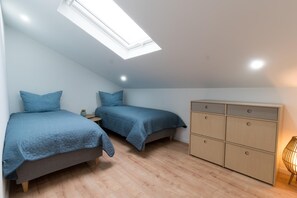 2 bedrooms, desk, iron/ironing board, travel cot
