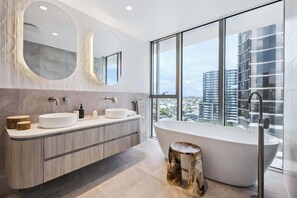 Shower, towels, shampoo