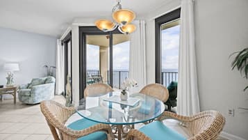 Condo, 1 Bedroom | Dining