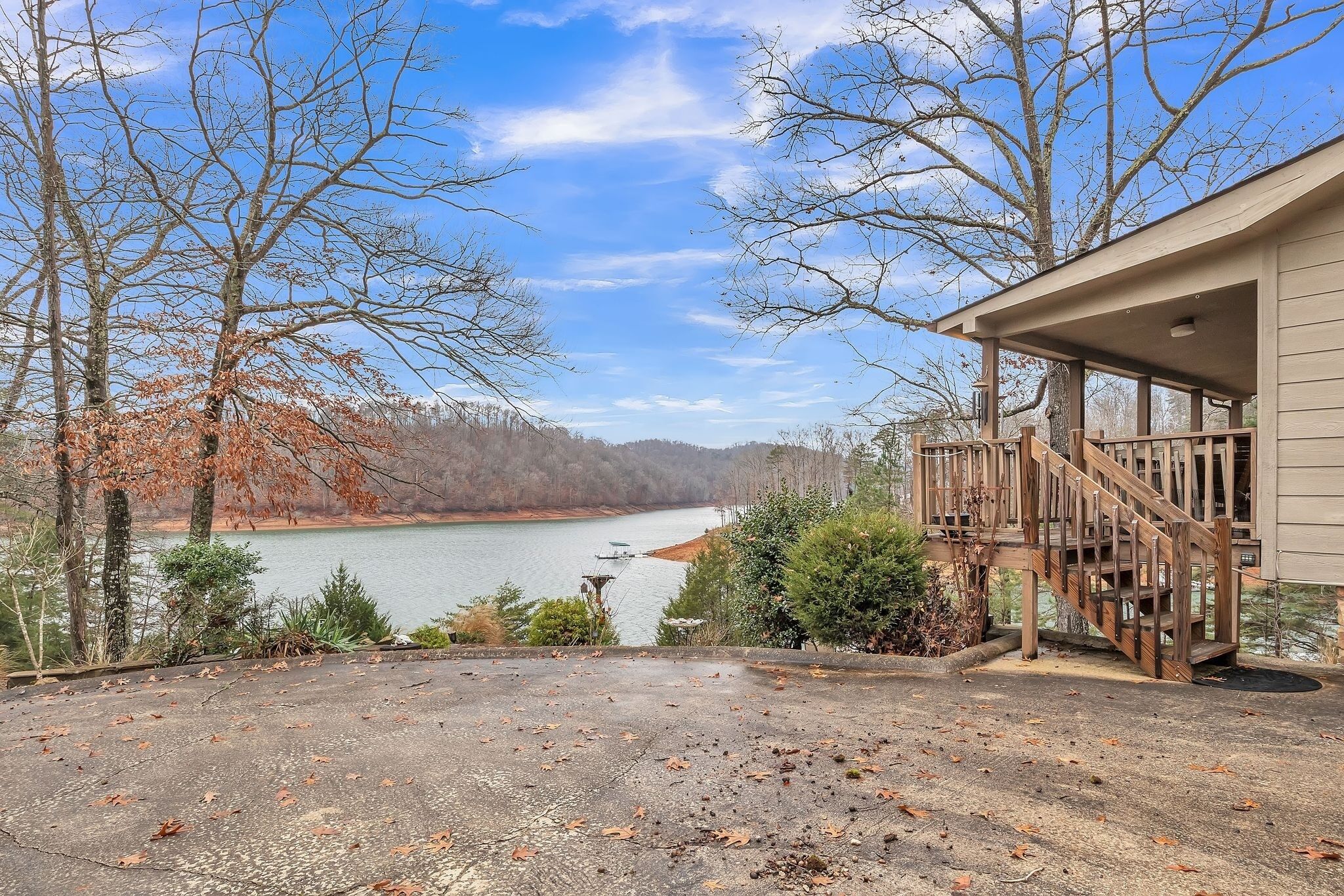 House, 4 Bedrooms | Property grounds