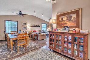 House, 4 Bedrooms | Interior