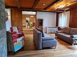 Apartment | Living room