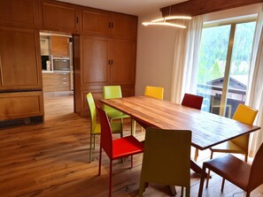 Apartment | Dining