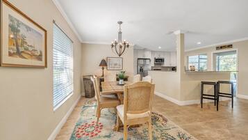 Rumah, 2 kamar tidur | Tempat makan