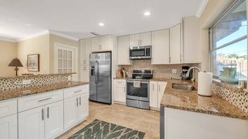 Rumah, 2 kamar tidur | Dapur pribadi | Lemari es, oven, mesin pembuat kopi/teh, dan pemanggang roti