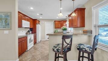 Rumah, 2 kamar tidur | Dapur pribadi | Lemari es, oven, mesin pembuat kopi/teh, dan pemanggang roti