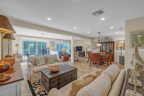 ハウス 2 ベッドルーム | リビング エリア | スマートテレビ、ストリーミングサービス