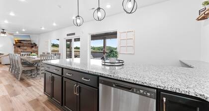 Cm132-6 -summer Breeze- Sleeps 17 6 Bedroom Home