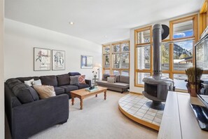 Apartment, 2 Schlafzimmer | Wohnbereich