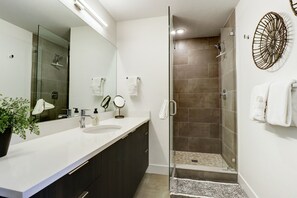 Condo, 2 Bedrooms | Bathroom | Towels, shampoo - River West 611 2 Bedroom Condo (Silverthorne)