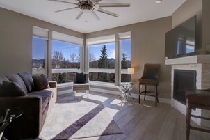 Condo, 2 Bedrooms | Living area | Smart TV