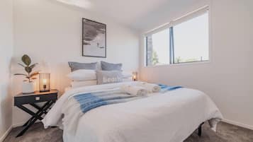 2 bedrooms, iron/ironing board, WiFi, bed sheets