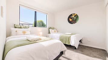 2 habitaciones, tabla de planchar con plancha, wifi y ropa de cama