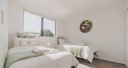 Designer 2BR Flat - Outdoor Sitting & Cozy Ambiance