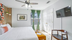 5 bedrooms, in-room safe, iron/ironing board, free WiFi - Spacious Retreat by FQ | Mini-Pool | EV Parking, | Parking | Patio | Laundry | 1GB Wifi | Parkview | (New Orleans)