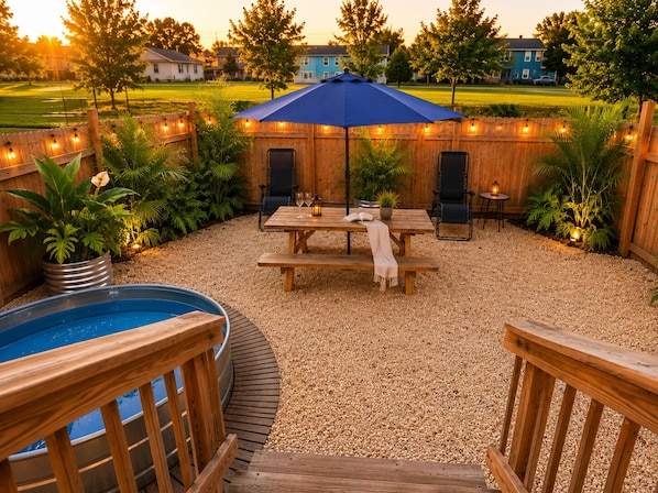 Outdoor spa tub