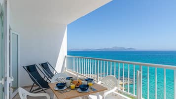 Apartment | Outdoor dining