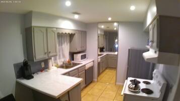 Frigorífic, microones, forn i placa de cuina