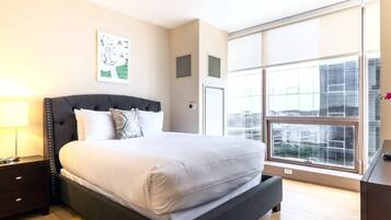 2 dormitorios, escritorio, tabla de planchar con plancha y wifi