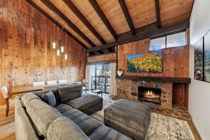 TV, fireplace