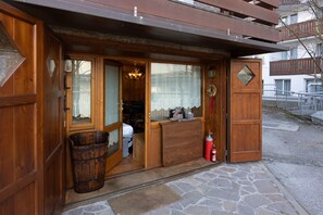 تفاصيل الفندق من الخارج