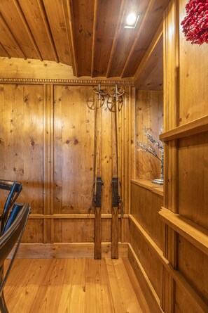 المنشأة من الداخل