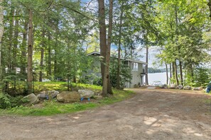 Property grounds - Relaxing Waterfront Escape on Lake Winnipesaukee (Moultonborough)