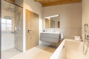 Appartement | Salle de bain | Sèche-cheveux