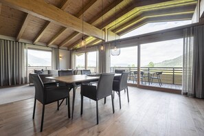 Apartment | Dining