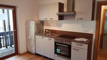 Apartment | Private kitchen | Fridge, oven, dishwasher, electric kettle