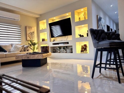 Country Space Villa (Gated Community, private pool, close to turtle watching)