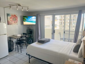 Bügeleisen/Bügelbrett, WLAN, Bettwäsche