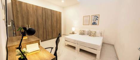 3 chambres, fer et planche à repasser, lit parapluie, Wi-Fi