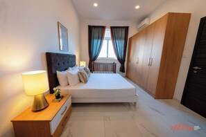 3 soverom, strykejern/-brett, reiseseng for barn og wi-fi